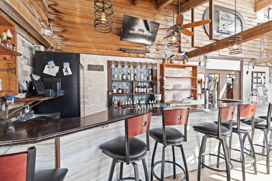 More Photos Of 362 W Dearborn St, Englewood Storefront For Sale