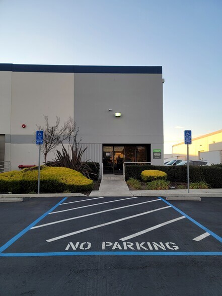 More Photos Of 30973 Santana St, Hayward Warehouse For Lease