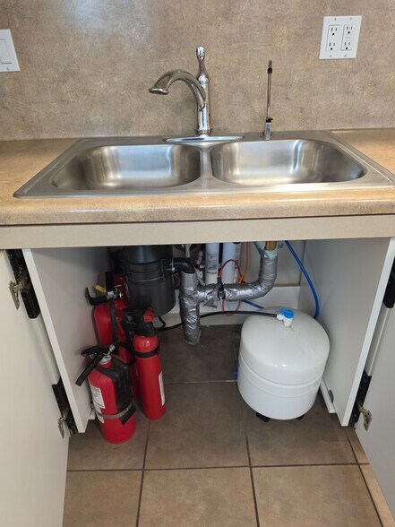 More Photos Of 11654 W Pico Blvd, Los Angeles Office For Lease