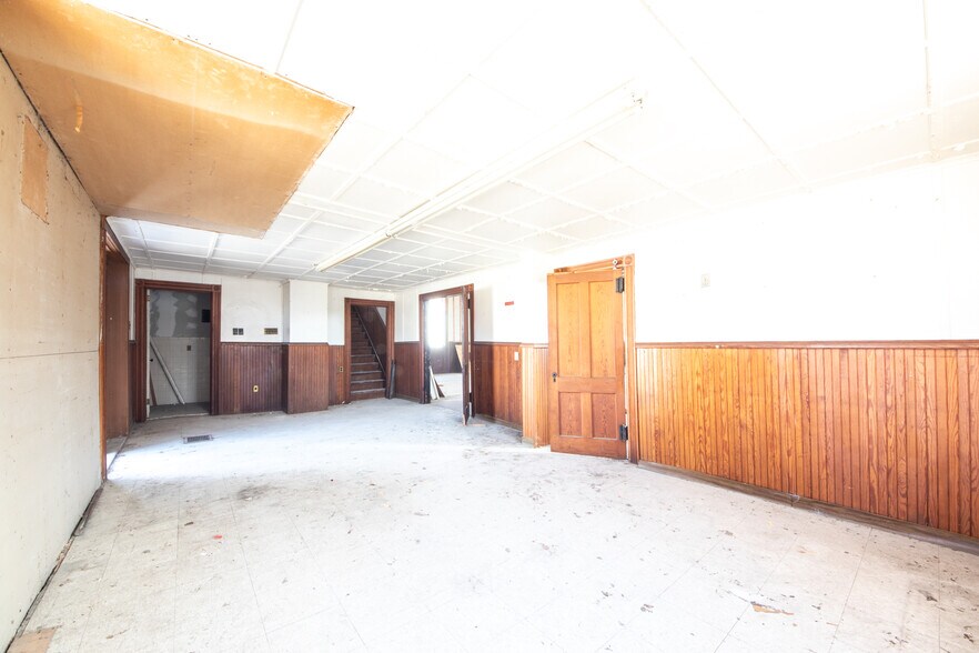 More Photos Of 100 County Highway 29A, Springfield Center Theater Concert Hall For Sale