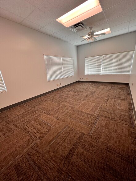 More Photos Of 6457 Hazeltine National Dr, Orlando Warehouse For Sale