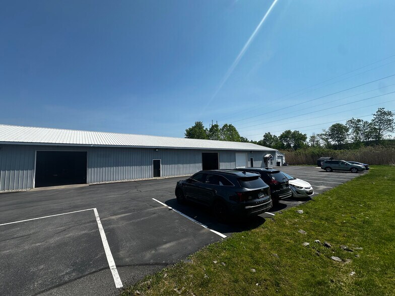 More Photos Of 7704 Maltlage Dr, Bayberry Flex For Sale