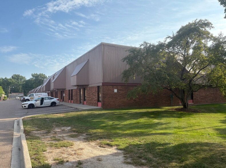 More Photos Of 1270 Rankin St, Troy Unknown For Lease