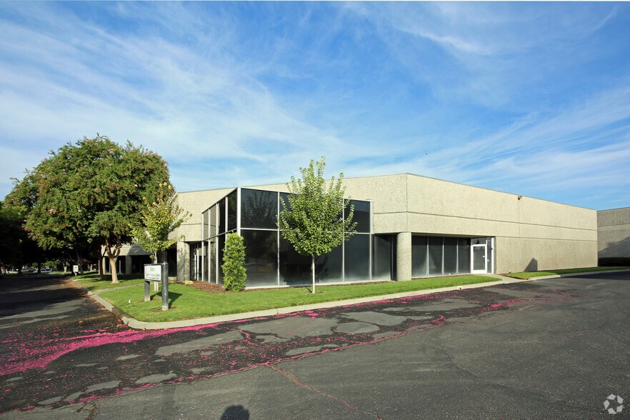 More Photos Of 917-945 N Market Blvd, Sacramento Unknown For Lease
