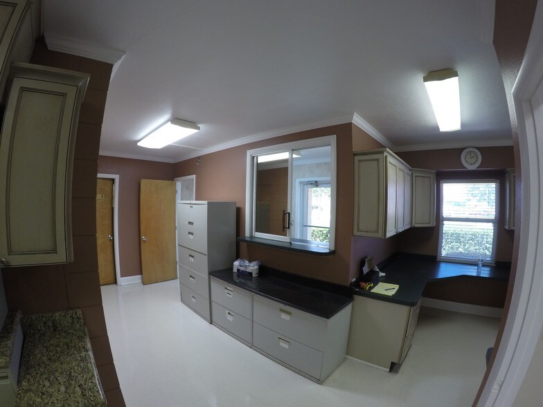 More Photos Of 2894 Forsyth Rd, Winter Park Warehouse For Lease