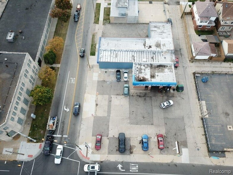 More Photos Of 10026 Puritan St, Detroit Service Station For Sale