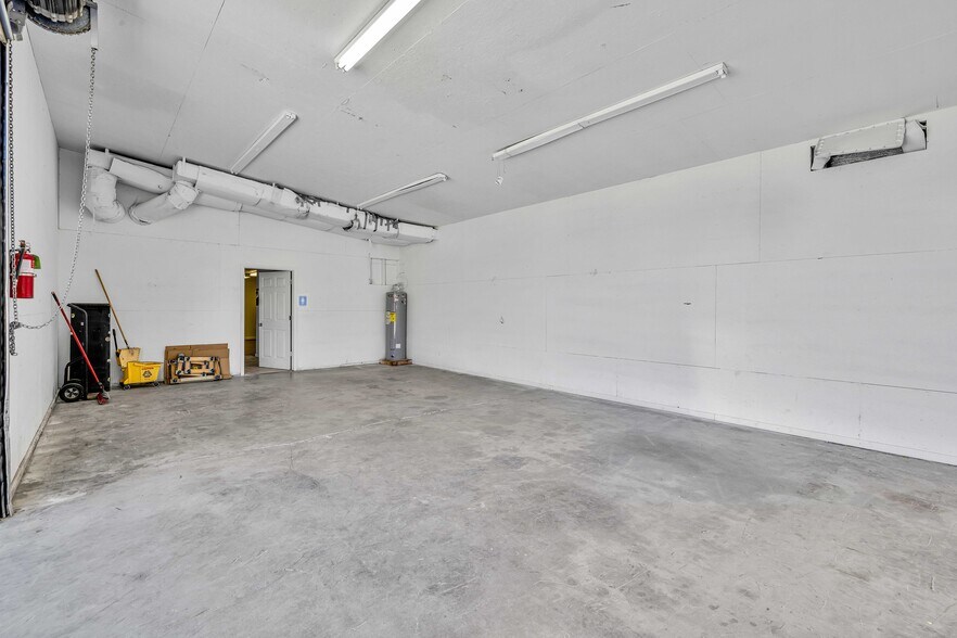 More Photos Of 2476 Stirrup Rd, Borrego Springs General Retail For Sale