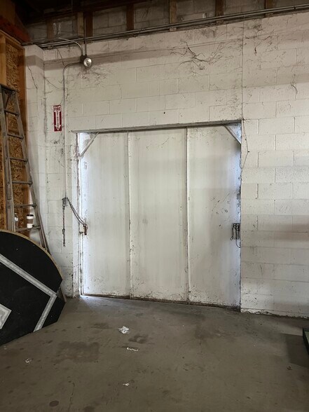 More Photos Of 1505-1507 W 18th St, Merced Warehouse For Lease