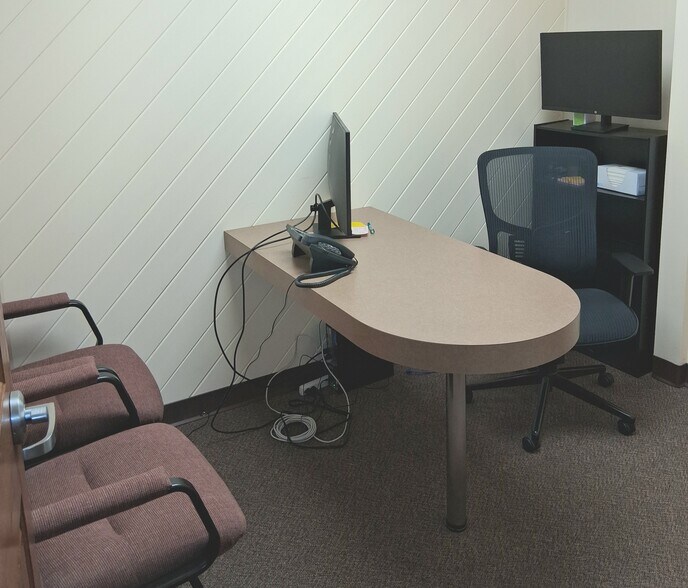 More Photos Of 7655 Five Mile Rd, Cincinnati Medical For Sale