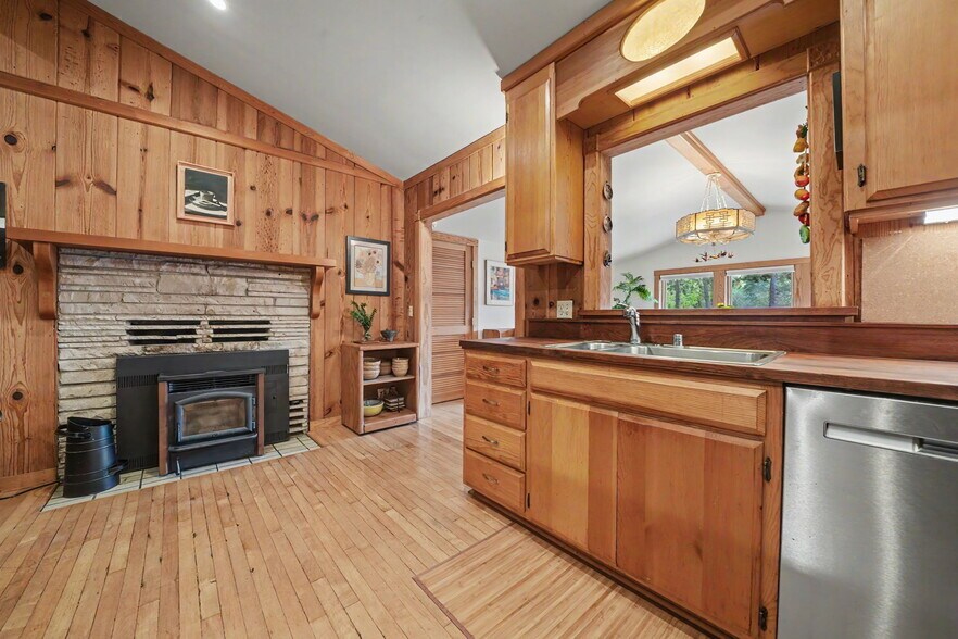 More Photos Of 21376 Consolation St, Volcano Specialty For Sale