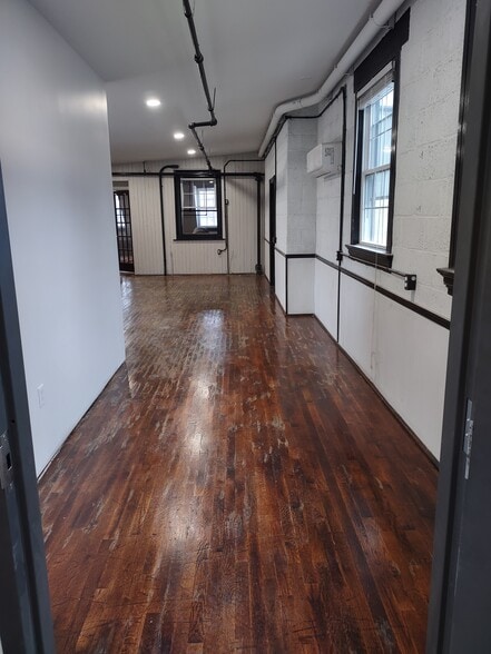 More Photos Of 409 5th St, Lynchburg Storefront Retail Office For Lease