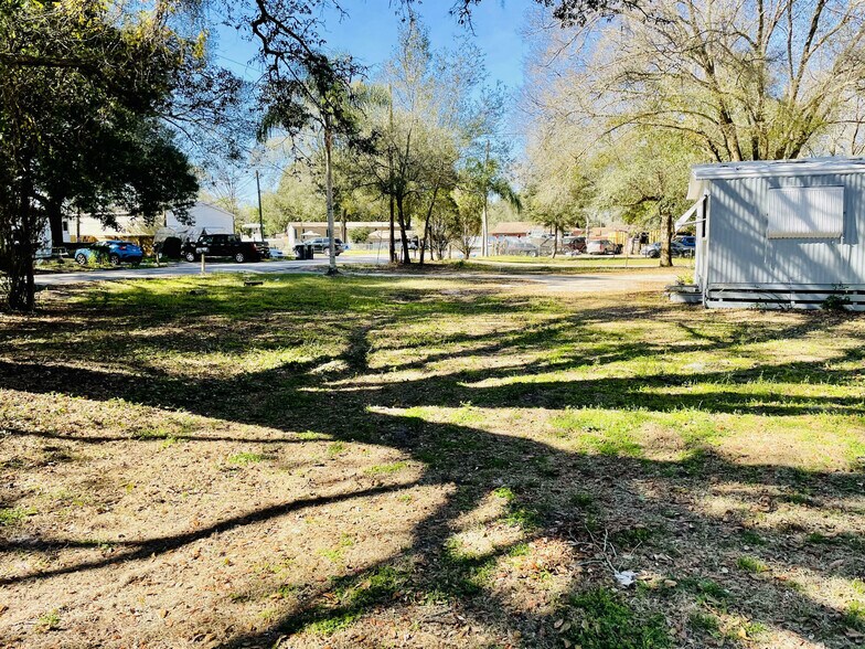 More Photos Of 10116 Lake Ave, Tampa Manufactured Housing Mobile Home Park For Sale