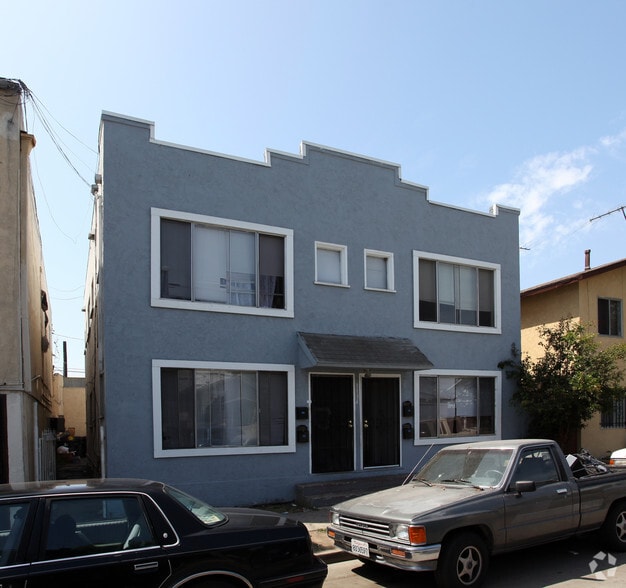 Primary Photo Of 1136 E Alhambra Ct, Long Beach Apartments For Sale