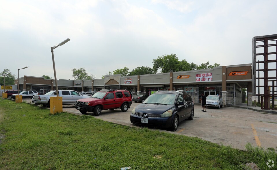 Primary Photo Of 3536 Lockwood Dr, Houston Storefront For Lease