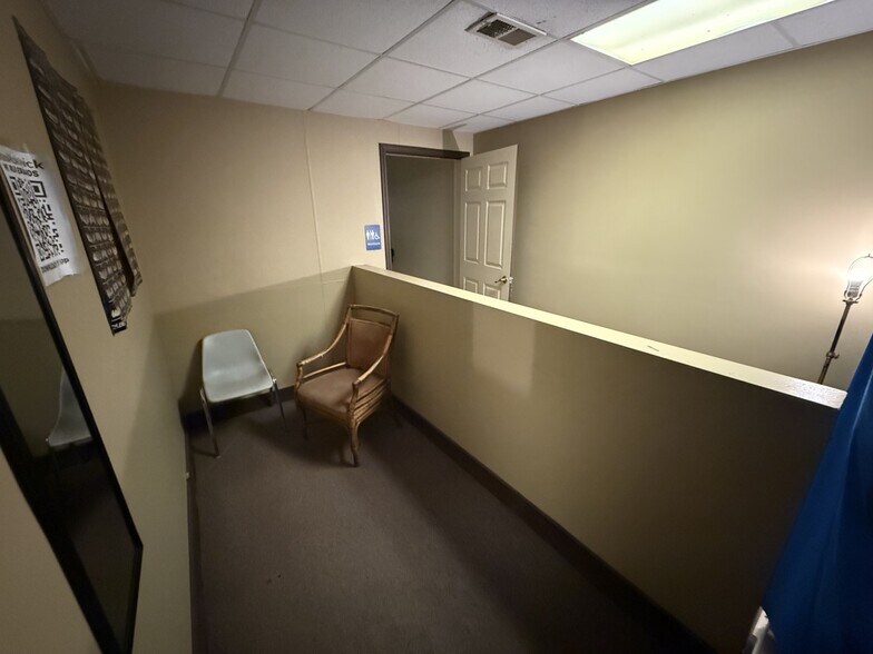 More Photos Of 4301 N Main St, Dayton Restaurant For Lease