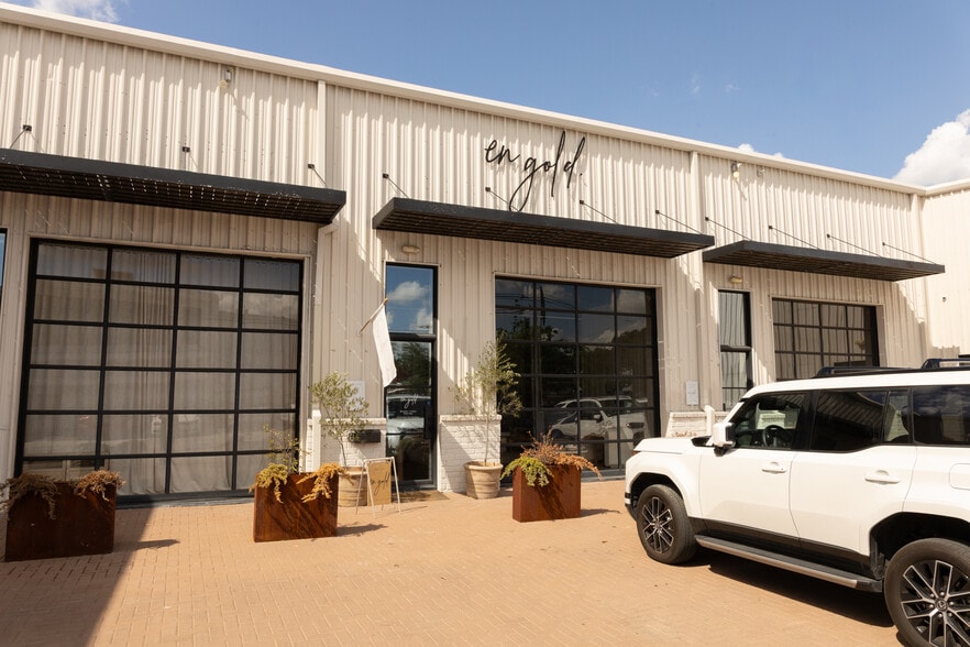 Primary Photo Of 3330 Audley St, Houston Storefront Retail Office For Lease