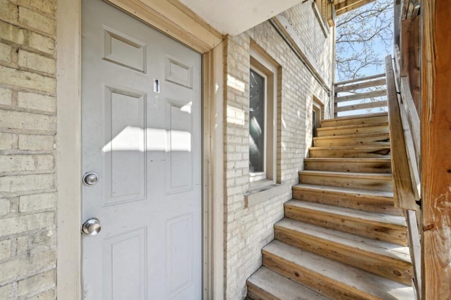 More Photos Of 108 N Main St, Edgerton Apartments For Sale