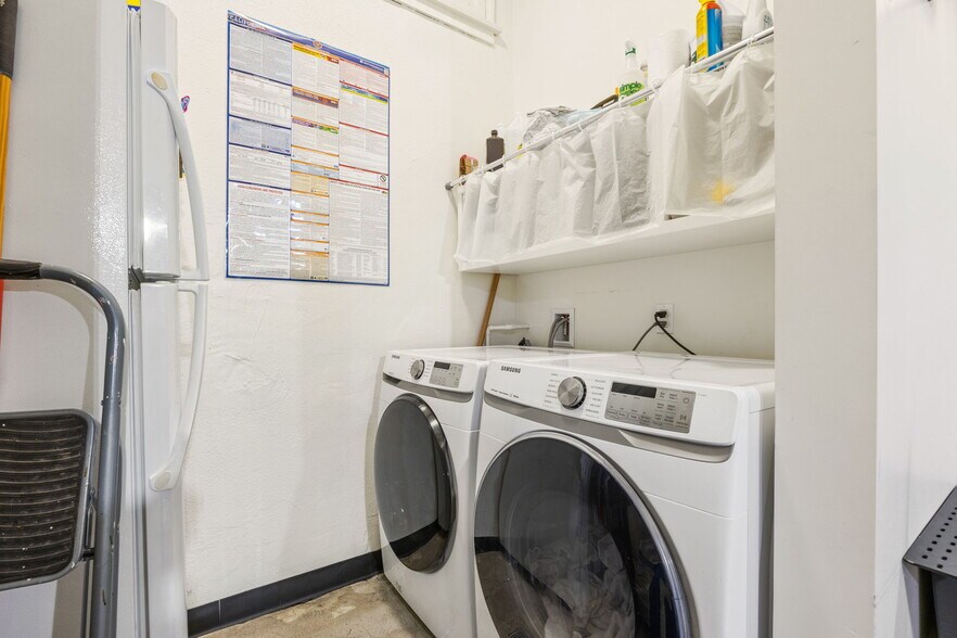 More Photos Of 21627 Sherman Way, Canoga Park Storefront For Sale