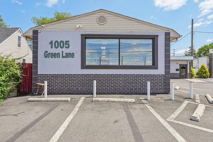 More Photos Of , Levittown General Retail For Sale