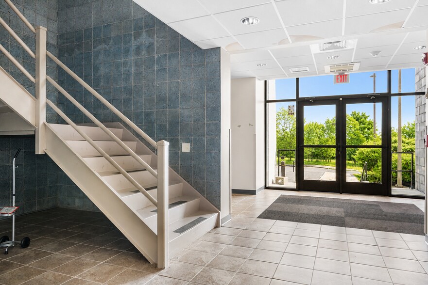 More Photos Of 183 Providence New London Tpke, North Stonington Unknown For Lease