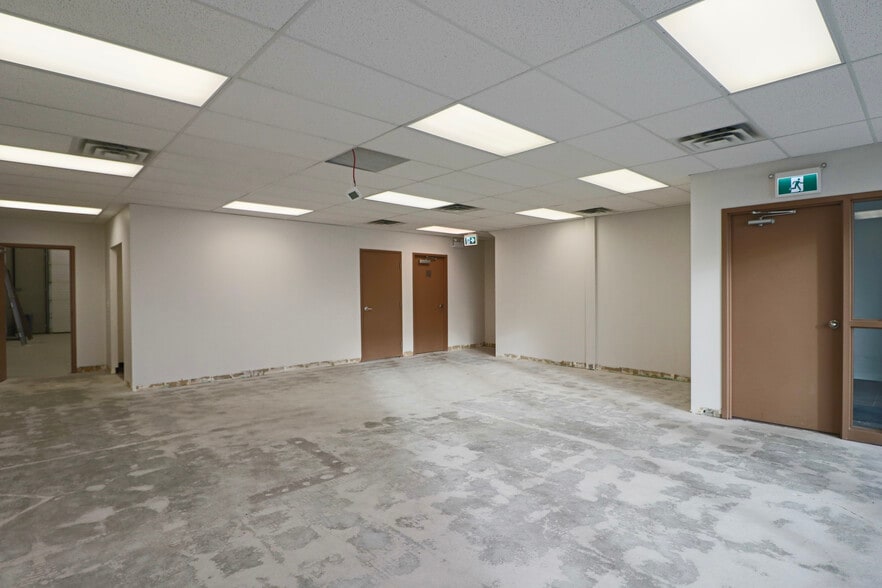 More Photos Of 4615 112th Ave SE, Calgary Warehouse For Lease