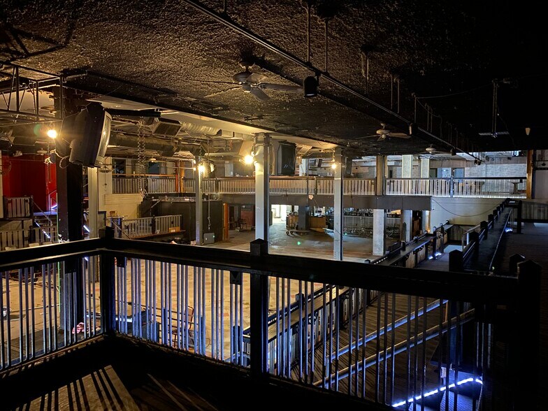 More Photos Of 222 S Michigan St, South Bend Restaurant For Sale