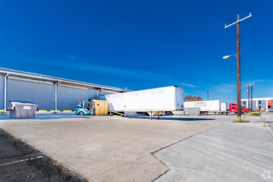 More Photos Of 2250 Chipley Cir, San Antonio Warehouse For Lease