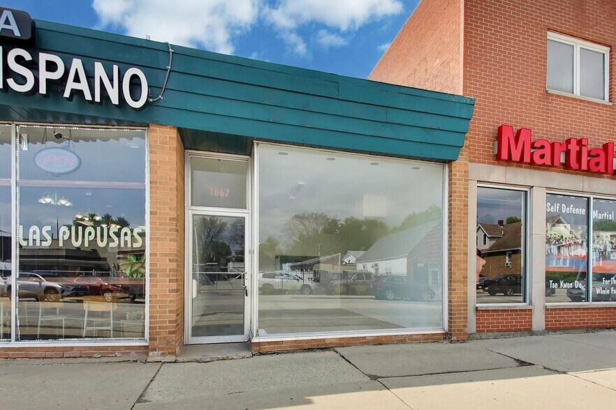 More Photos Of 1667-1675 Oakton St, Des Plaines Storefront For Sale