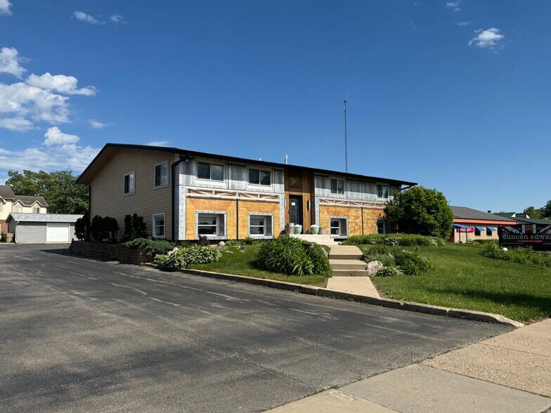 More Photos Of 433 Grand Canyon Dr, Madison Office For Sale