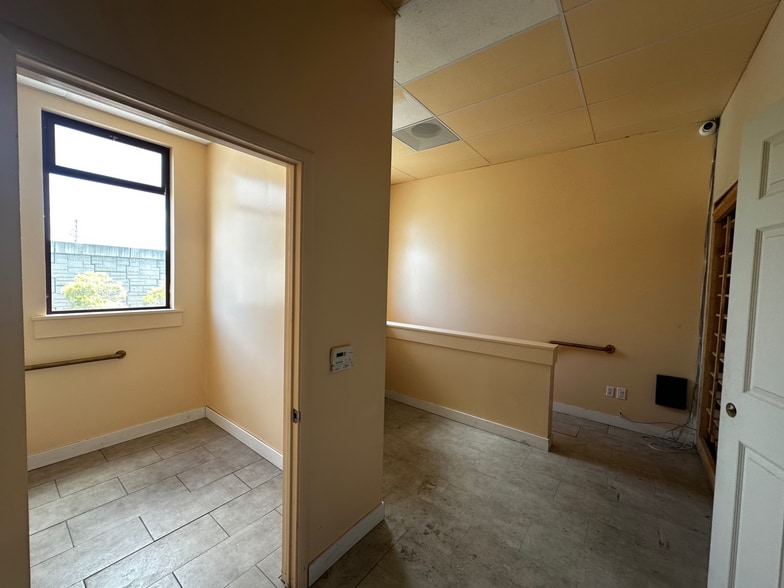 More Photos Of 1485-1495 El Camino Real, Belmont Storefront Retail Office For Lease