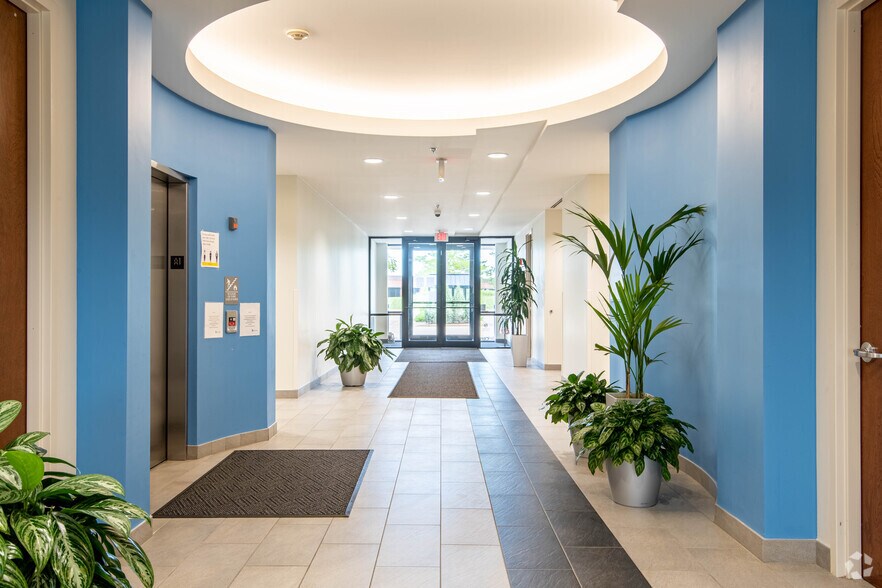 More Photos Of 11800 W Park Pl, Milwaukee Office For Lease