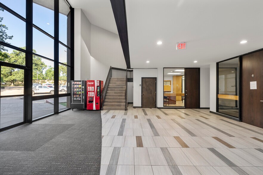 More Photos Of 4848 NE Stallings Dr, Nacogdoches Medical For Lease