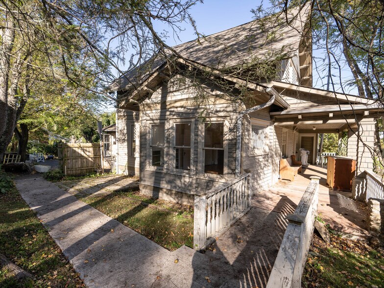 More Photos Of 99 Walnut St, Waynesville Office Residential For Sale