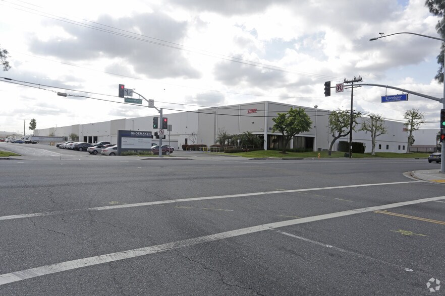 More Photos Of 15050-15066 Shoemaker Ave, Santa Fe Springs Distribution For Lease