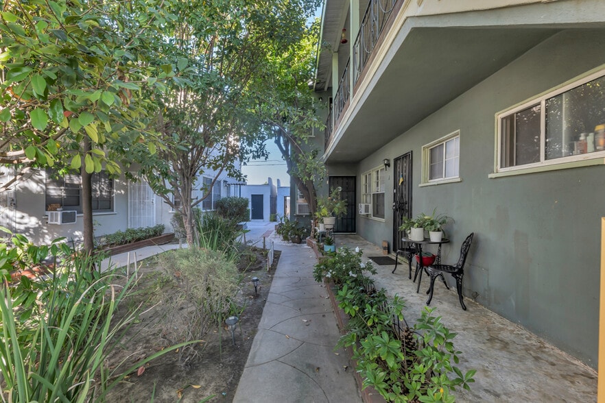 More Photos Of 6308 Coldwater Canyon Ave, North Hollywood Apartments For Sale