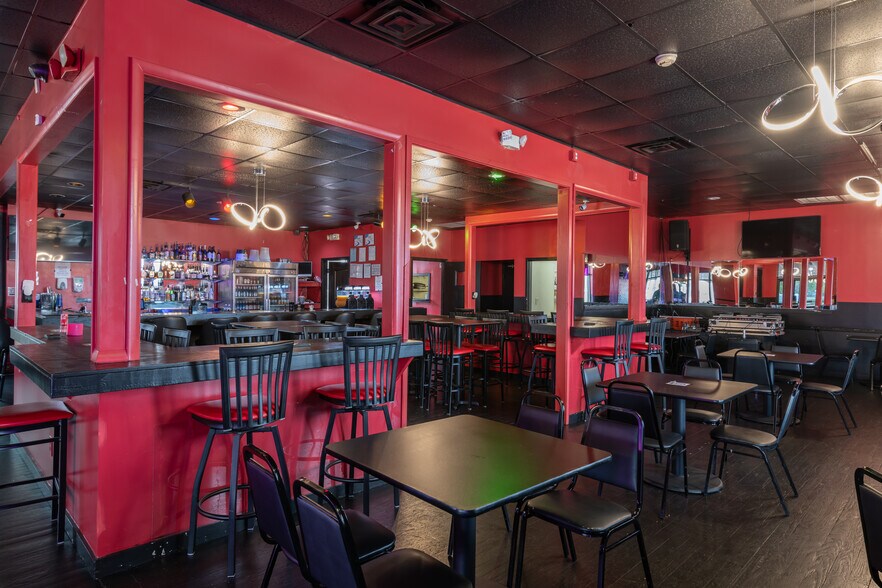 More Photos Of 3571/3585 McGehee Rd, Montgomery Restaurant For Sale