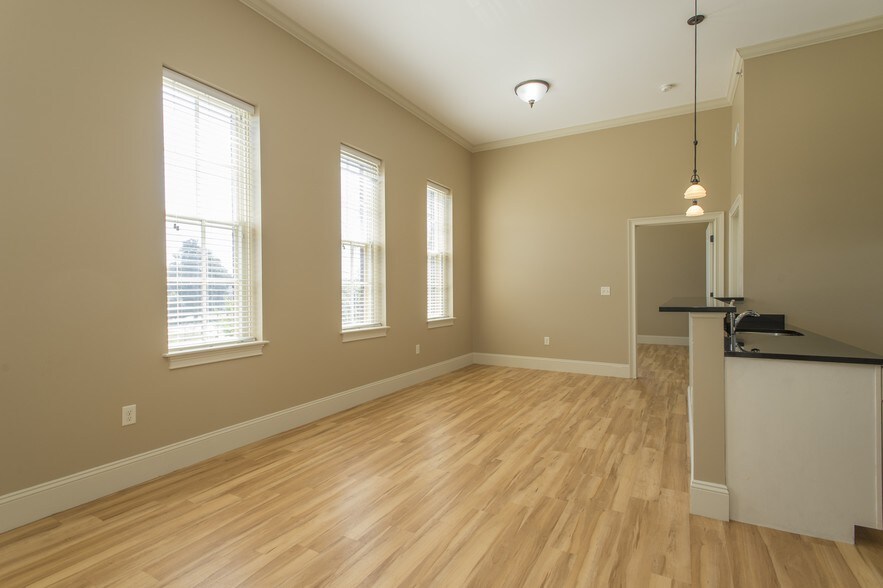 More Photos Of 28 Chestnut St, Foxborough Apartments For Sale