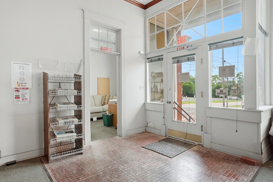 More Photos Of 115 E 5th St, Fulton Office For Sale