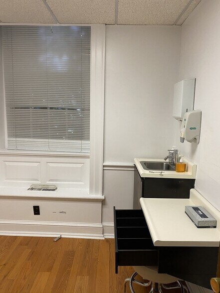 More Photos Of 5519 Germantown Ave, Philadelphia Medical For Sale