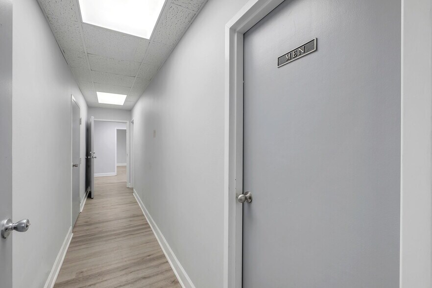 More Photos Of 347 Office Plaza Dr, Tallahassee Office For Lease