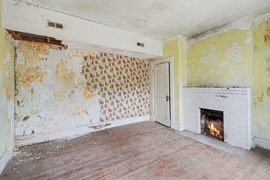 More Photos Of 831 Highway Ave, Covington Office For Sale