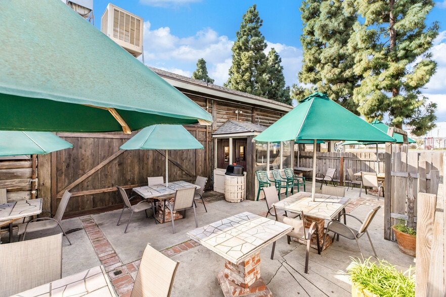 More Photos Of 5544 W 119th St, Inglewood Restaurant For Lease