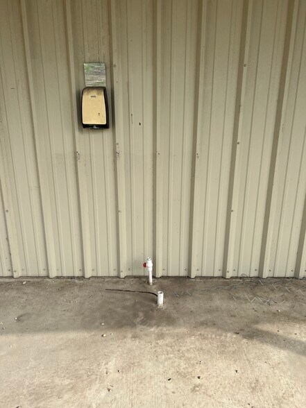 More Photos Of 4017 Interstate 10, Seguin Self Storage For Sale