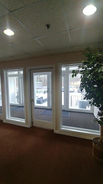 More Photos Of 50 Nashua Rd, Londonderry Office For Sale