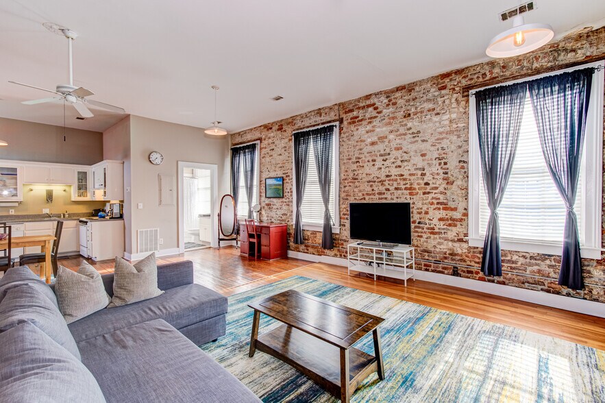 More Photos Of 215 10th St, Augusta Storefront Retail Residential For Sale