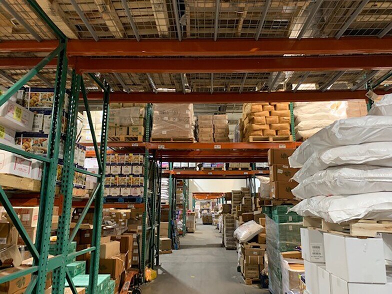 More Photos Of 13815 Struikman Rd, Cerritos Manufacturing For Sale