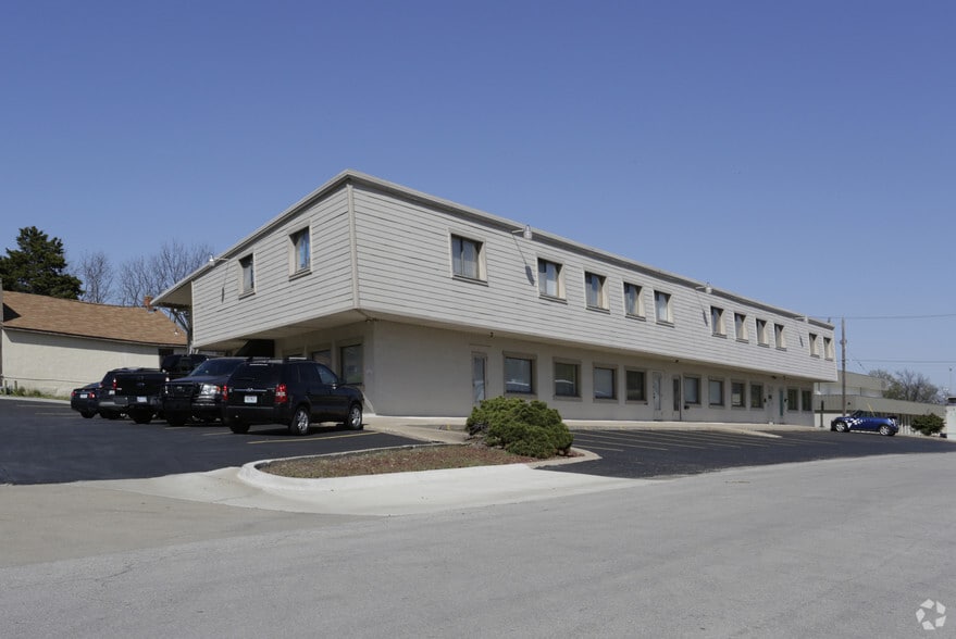 More Photos Of 5039-5057 Merriam Dr, Merriam Office For Lease