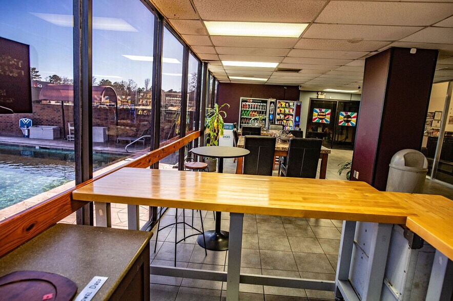 More Photos Of 2628 Bill Owens Pky, Longview Health Club For Sale