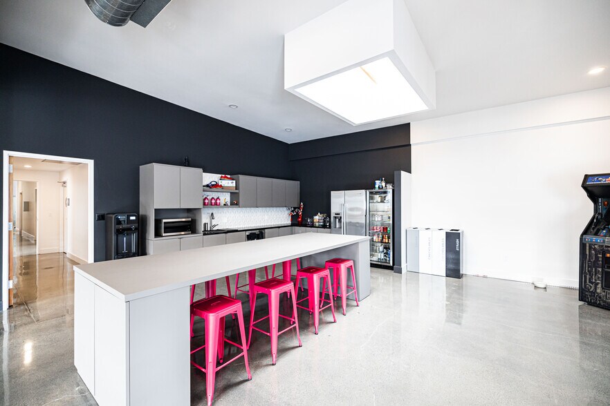More Photos Of 201 Arena St, El Segundo Office For Lease