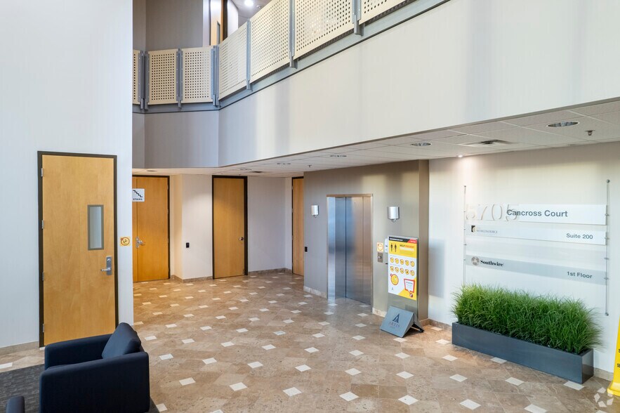 More Photos Of 5705 Cancross Ct, Mississauga Office For Sale